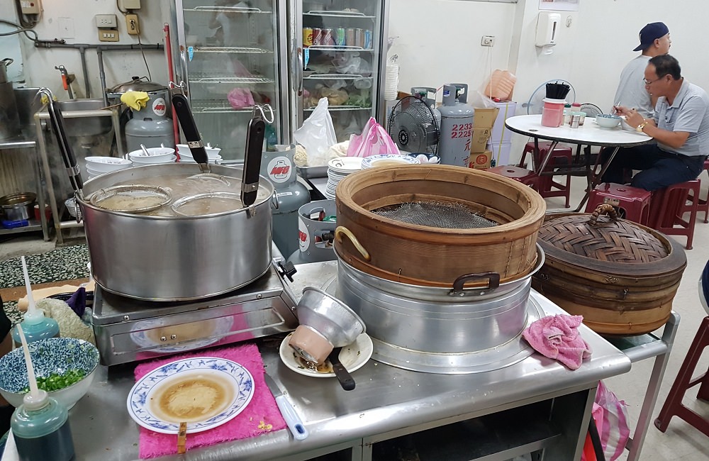 [台南]中西 半世紀在地古早味小吃 大菜市包仔王 意麵魯味肉包