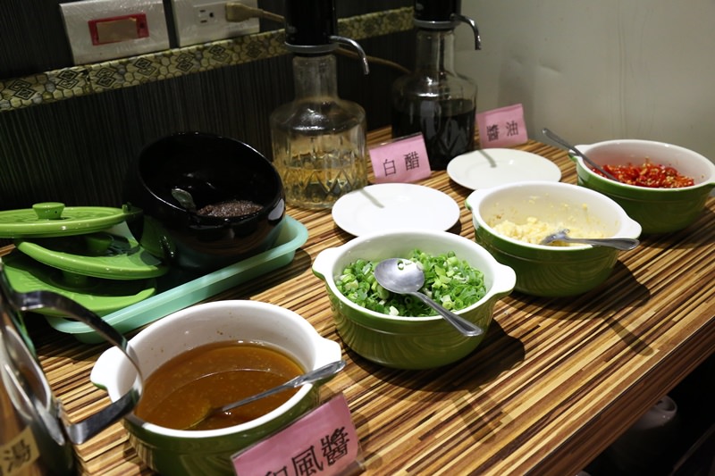 [台南]中西區小火鍋 藤吉涮涮鍋 隱藏在新美街裡的特色鍋物 海洋的鮮味及阿母的古早味