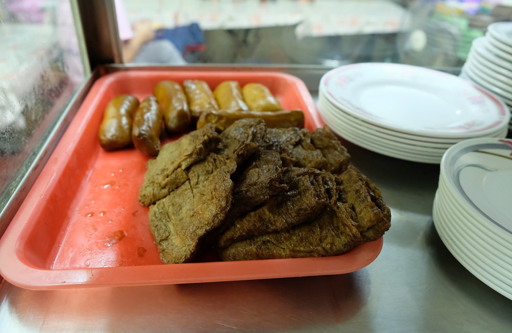 [嘉義]東區公明路搬家到和平路 雞汁大餛飩皮薄肉鮮 珍品味麵食館 嘉義市東公有零售市場美食