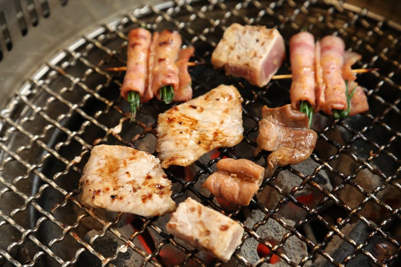 [台南]北區 台南燒肉吃到飽推薦 炭比多碳火燒肉 肉品海鮮多樣自助吧很優秀