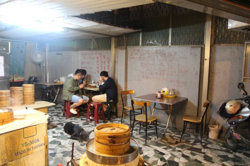 [台南]南區 宵夜推薦 臭的好鹽酥臭豆腐X傳說中的幽靈小籠包