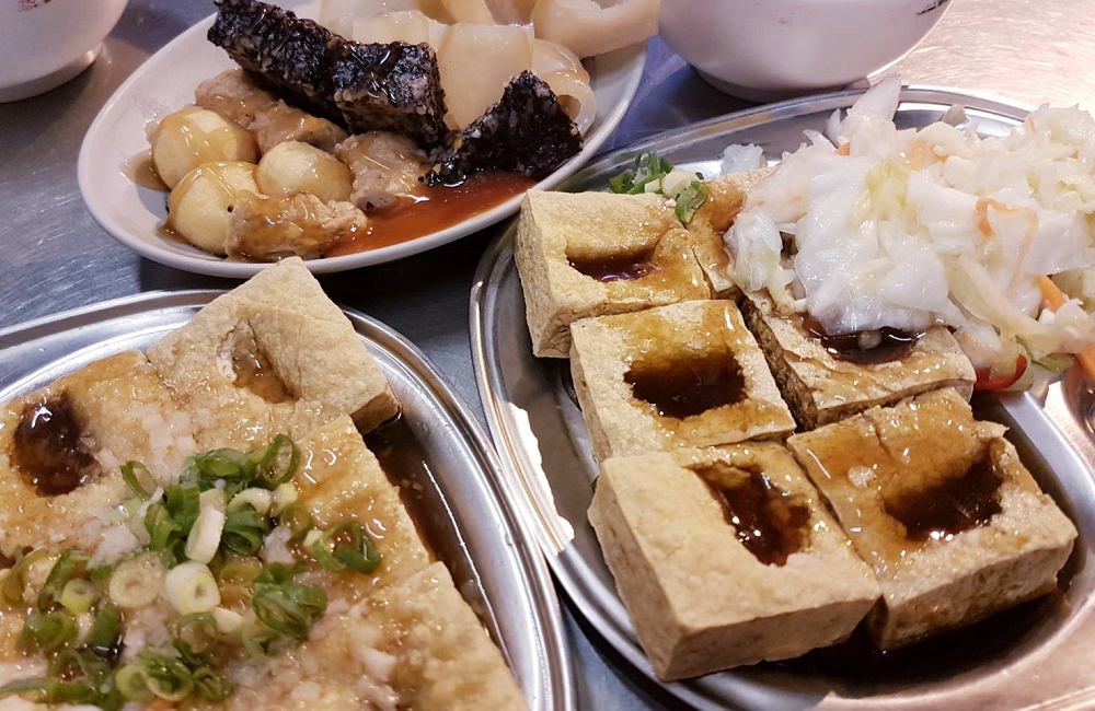 [台南]中西區萬昌街轉角臭豆腐關東煮8塊錢銅板價 路邊攤的好滋味