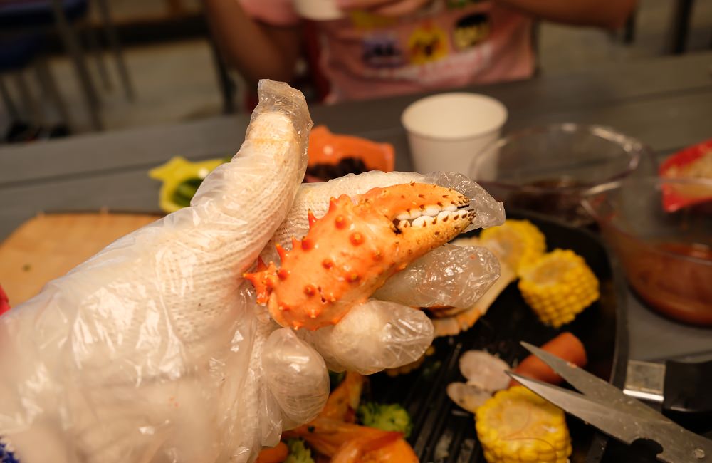 [台南]安平 貨櫃碼頭海鮮主題餐廳 台南海鮮餐廳手抓海鮮桶