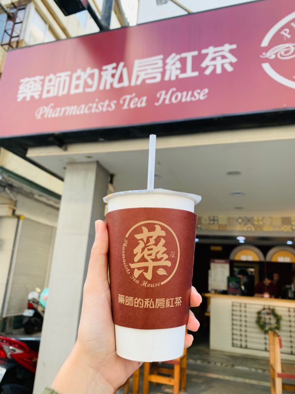 台南飲料推薦-藥師的私房紅茶 美術館附近排隊人氣必喝手搖 茶濃不澀無糖好喝