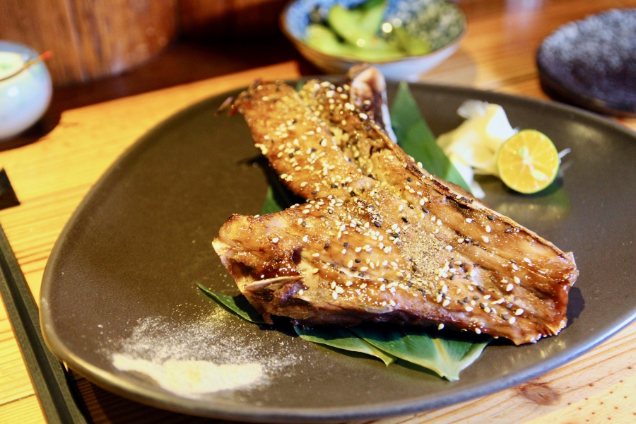 台北無菜單推薦 微風建一食堂 超新鮮生魚片燒烤 物超所值好驚艷