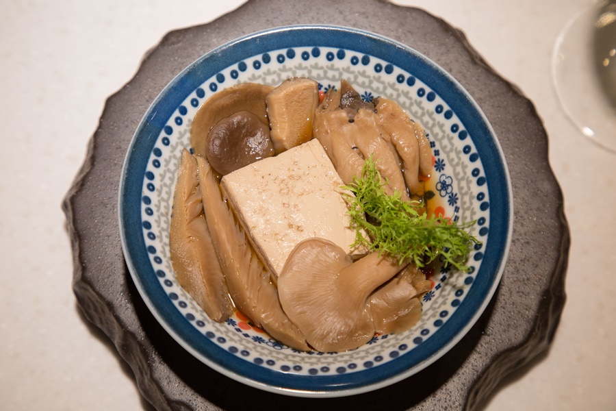 高雄必吃蔬食 五郎時食 吃不出是素的日式壽司？！吃葷者也可以接受的蔬食無菜單餐廳
