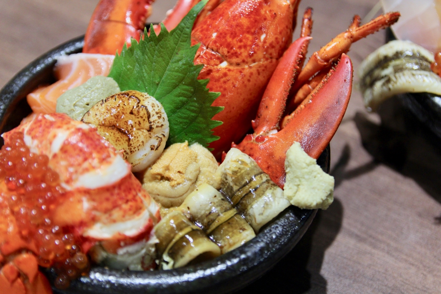 台南海鮮丼飯、日式料理推薦 纓風壽司-公園店 超澎湃海鮮 內有菜單