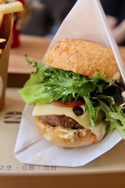 台南漢堡推薦 之堡Zhizhi Burger吃飽吃好 友愛街餐廳新選擇 好吃漢堡來拉！
