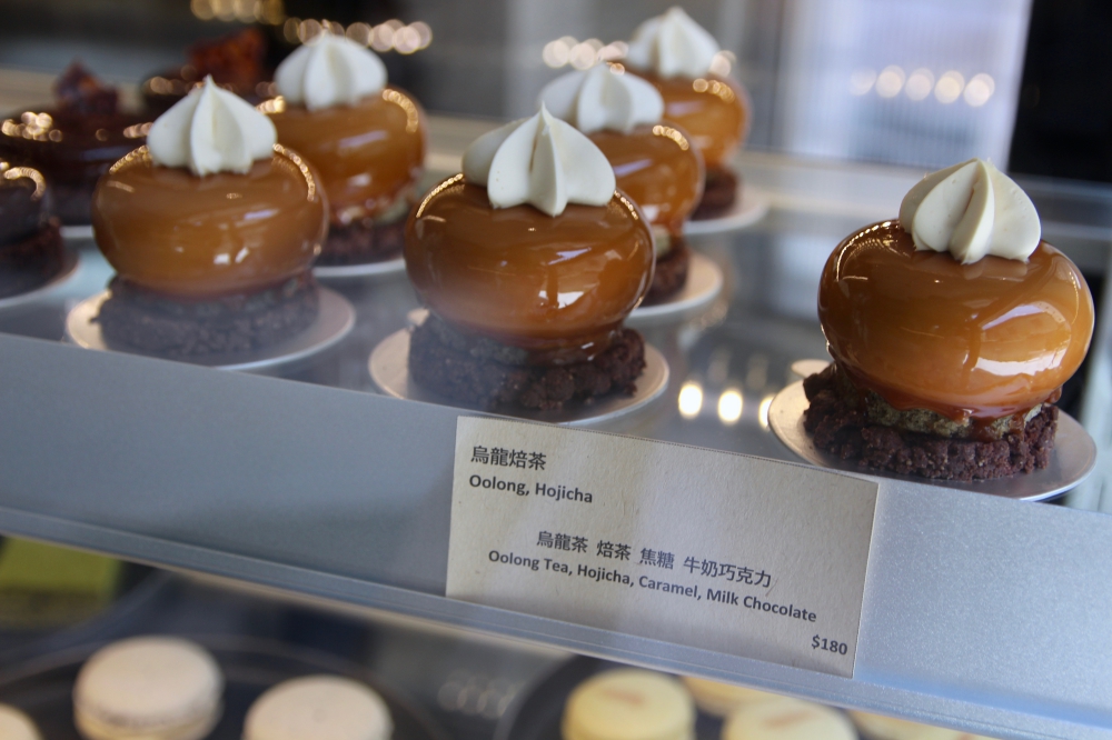 台南新店快報『Koemon』咖啡飲品、法式甜點 疫情後排隊甜點潛力股 好拍的巷弄咖啡小店