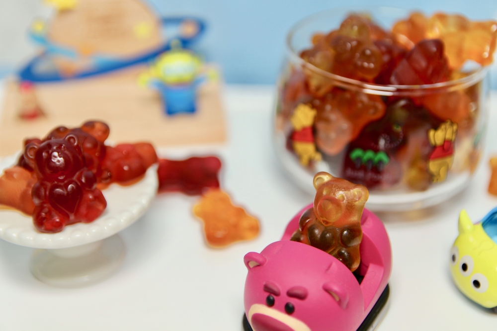 宅配零食推薦【德國甜心熊軟糖Naschlabor】歐洲進口軟糖、巧克力『螞蟻窩』高雄夢時代快閃來拉！