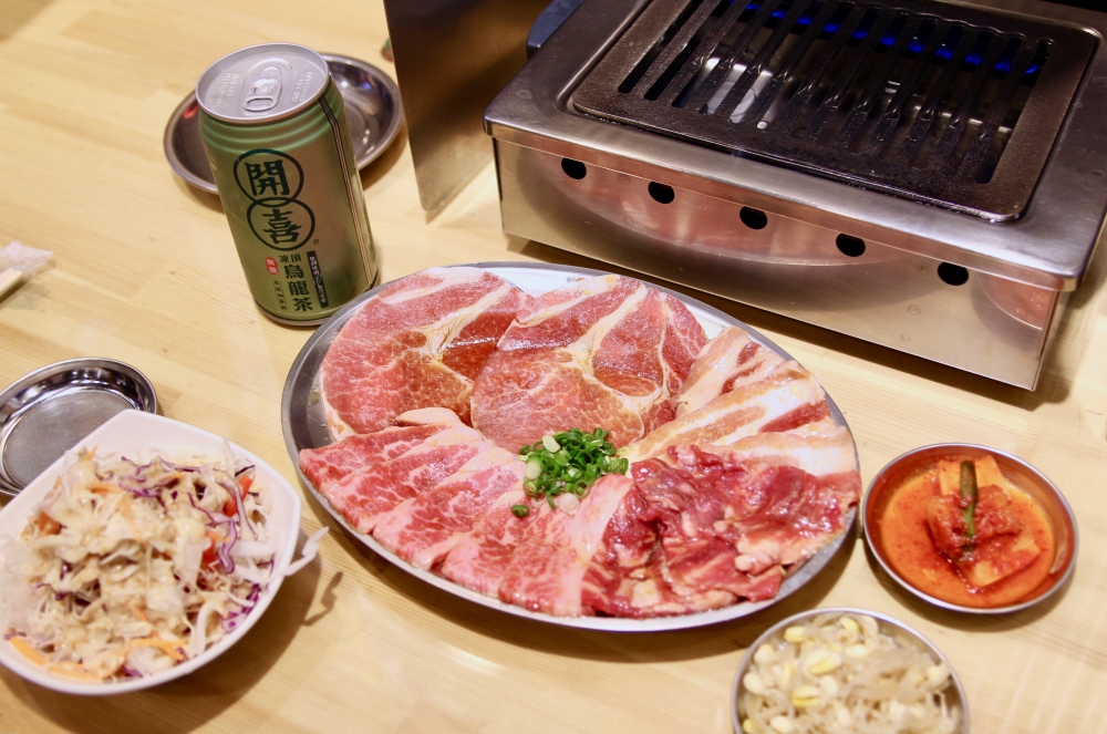 台南燒肉推薦【燒肉難民營】孤獨的美食家 一個人也可以去吃的燒肉店推薦 現切肉真的用心也好吃
