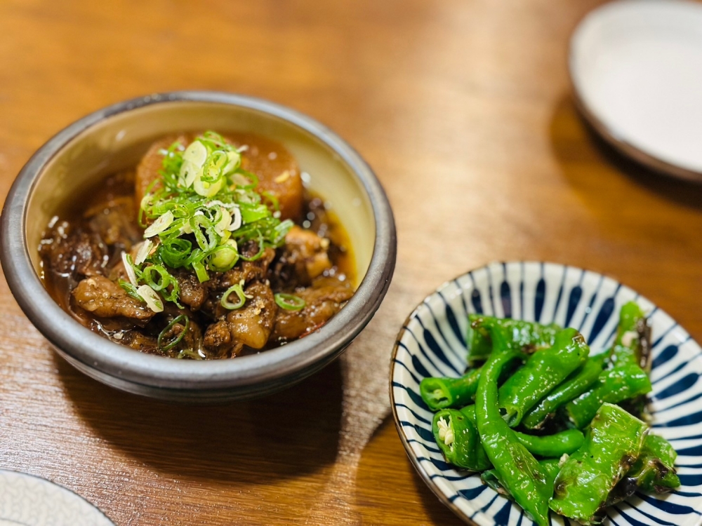 台南宵夜「火気酒場」生啤 下酒菜 日式串燒好吃推薦｜職人燒き鳥Yakitori隔壁｜一次吃兩家