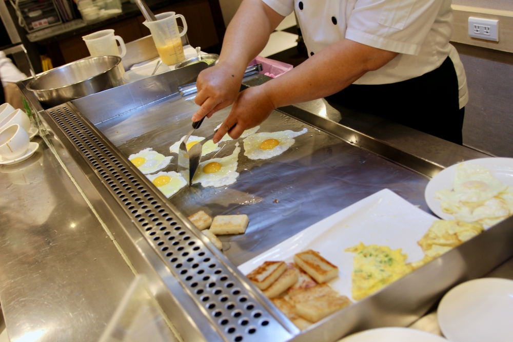 高雄住宿【康橋商旅-光榮碼頭館】好吃早餐點心宵夜 舒適乾淨推薦