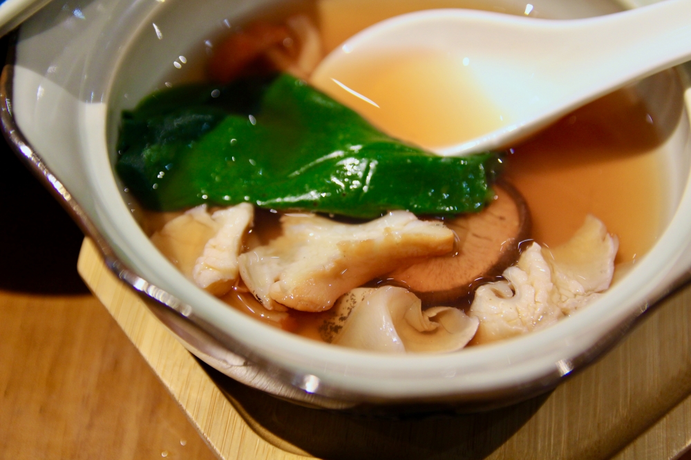 鯷魚餐廳Anchovy 二訪高雄預約制｜用心好吃推薦 ｜台灣在地食材魚貨、巧克力精緻驚艷