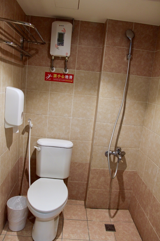 台中逢甲住宿推薦【達斯旅店】親子友善 逢甲夜市旁童繪主題客房、有附設停車場、台中平價旅店