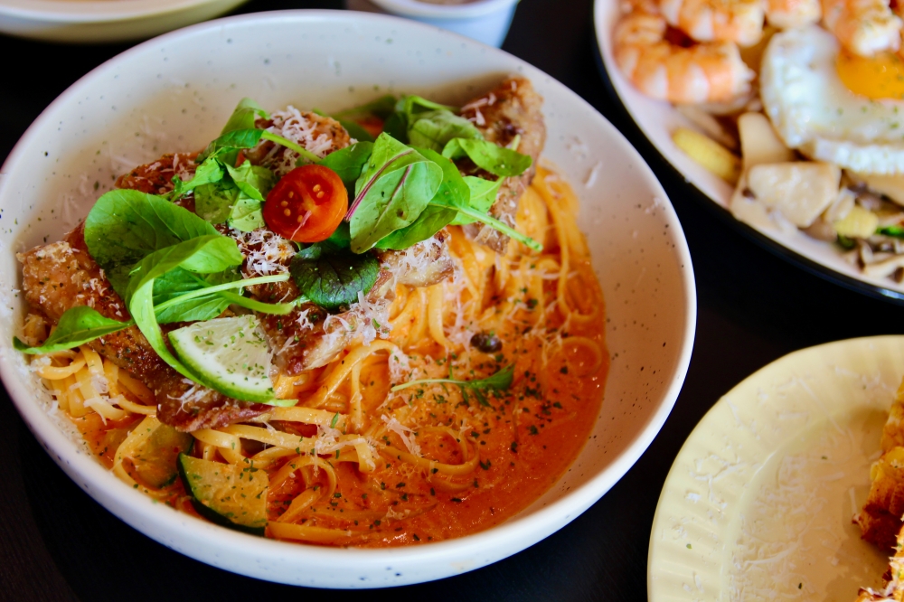 台中早午餐【嶼里With You】義大利麵早午餐好吃推薦｜排隊人氣店記得訂位～