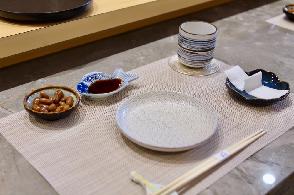 台中無菜單日本料理【鮨初 割烹】預約制 慶生約會推薦餐廳 網路很紅的哈密瓜蛋糕就是這家