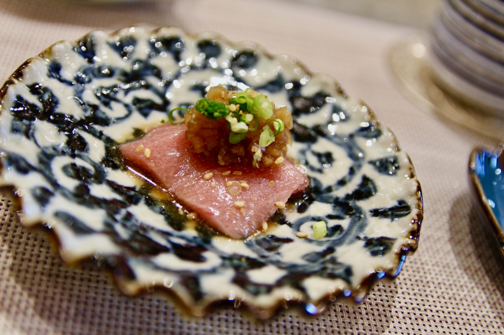 台中無菜單日本料理【鮨初 割烹】預約制 慶生約會推薦餐廳 網路很紅的哈密瓜蛋糕就是這家