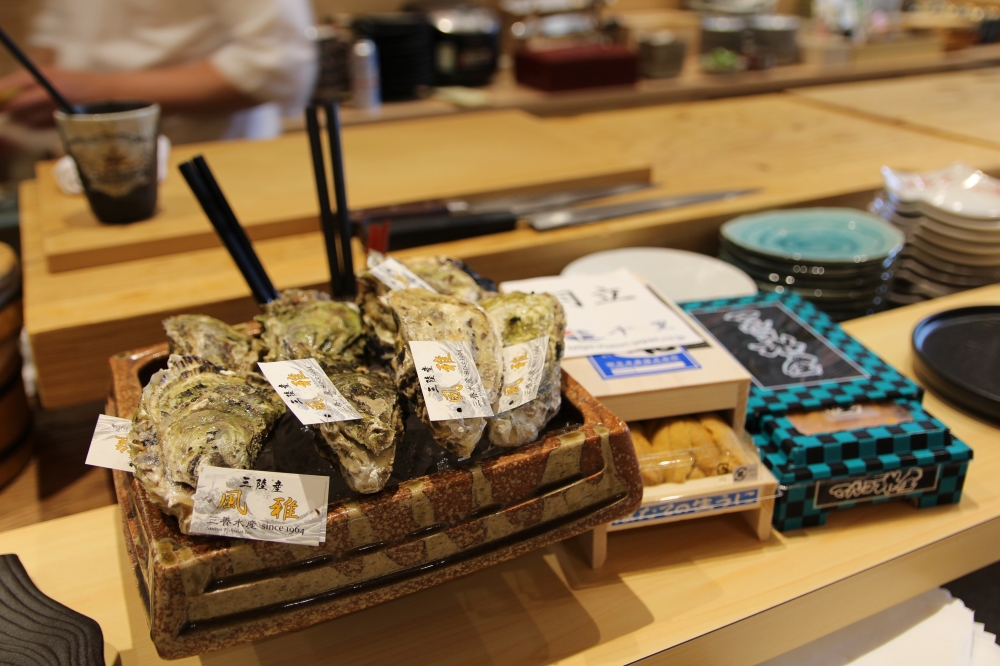 台中無菜單日本料理【鮨初 割烹】預約制 慶生約會推薦餐廳 網路很紅的哈密瓜蛋糕就是這家