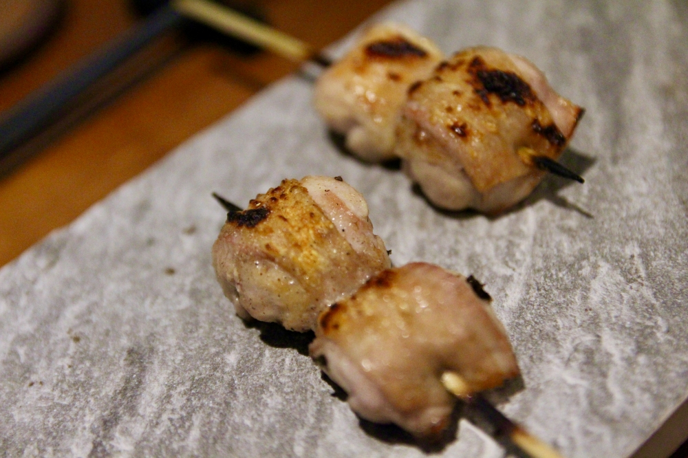 高雄燒鳥【燃串燒】下班小酌居酒屋 職人串燒 平價好吃推薦｜單點制｜生意很好記得訂位