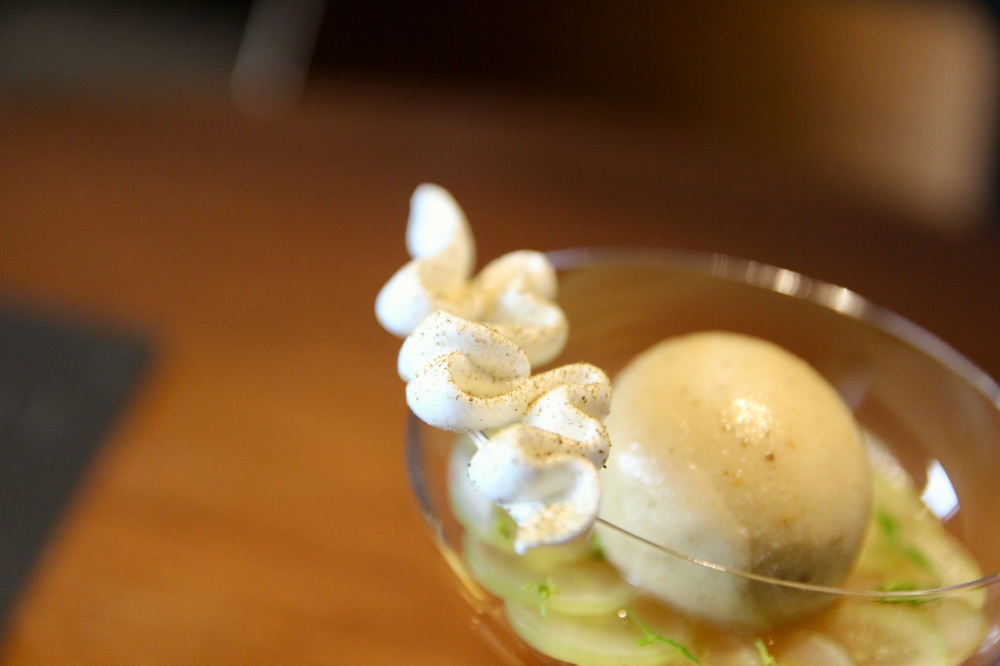 HUGH dessert dining 米其林推薦【人生必吃甜點】每次吃都好驚艷喜歡|預約制|秋季菜單 HUGH dessert dining 米其林推薦【人生必吃甜點】每次吃都好驚艷喜歡|預約制|秋季菜單