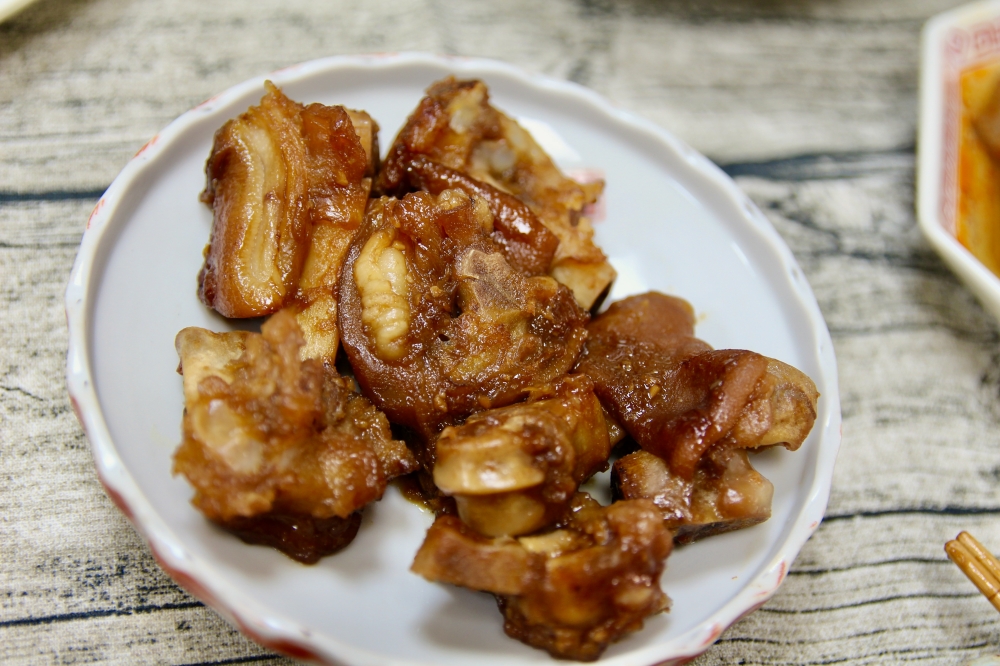 【i3Fresh愛上新鮮】型男主廚吳秉承推薦『豪氣食堂青檸蒜香豬腳』好吃入味又方便