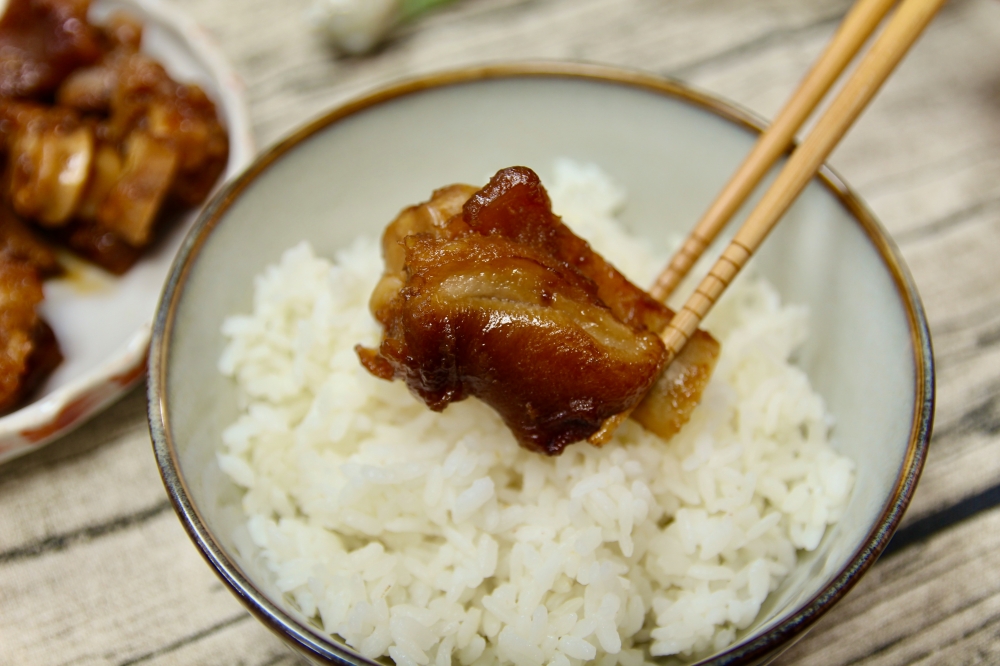 【i3Fresh愛上新鮮】型男主廚吳秉承推薦『豪氣食堂青檸蒜香豬腳』好吃入味又方便