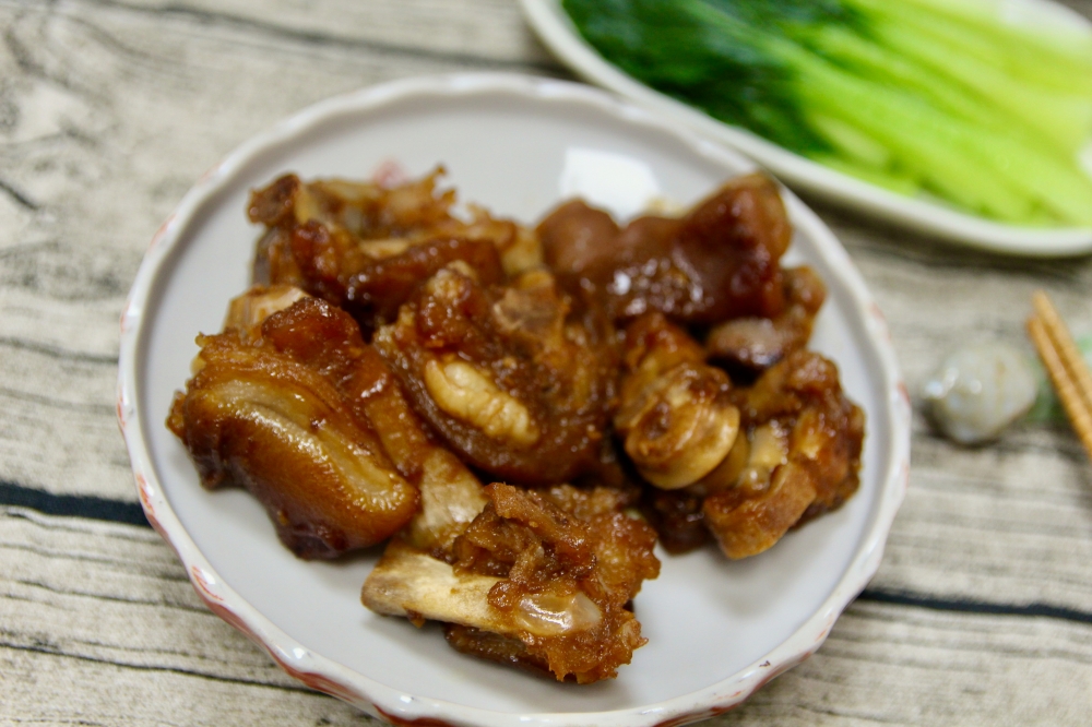 【i3Fresh愛上新鮮】型男主廚吳秉承推薦『豪氣食堂青檸蒜香豬腳』好吃入味又方便