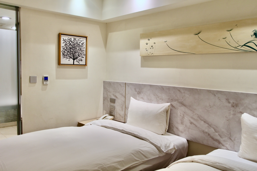 碧根逢甲酒店】逢甲夜市住宿推薦 房間乾淨舒適 親子家庭旅行 早餐用心好吃