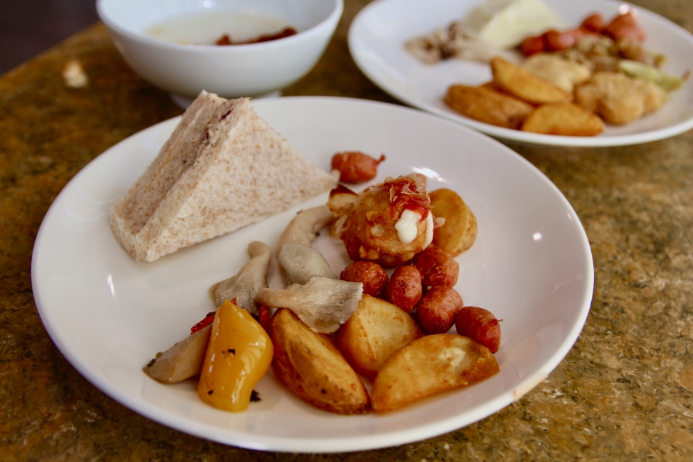 碧根逢甲酒店】逢甲夜市住宿推薦 房間乾淨舒適 親子家庭旅行 早餐用心好吃