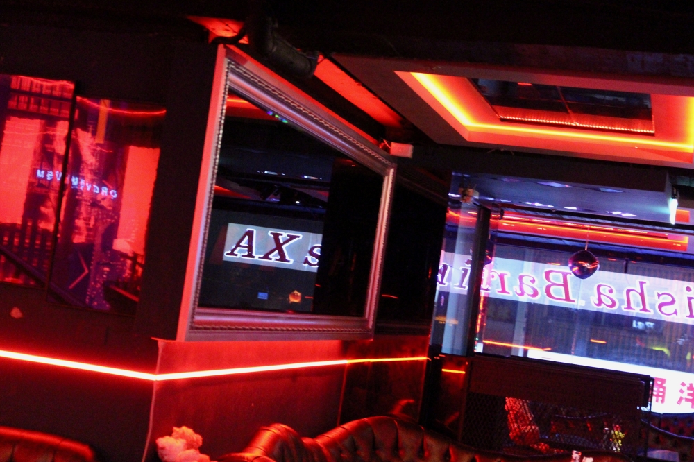 台中夜生活推薦AXshisha水煙酒吧-五權店｜飛鏢機｜餐酒館｜宵夜啤酒