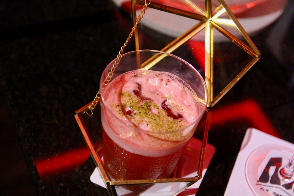 台中夜生活推薦AXshisha水煙酒吧-五權店｜飛鏢機｜餐酒館｜宵夜啤酒