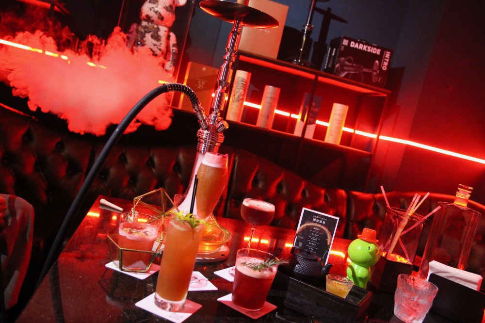 台中夜生活推薦AXshisha水煙酒吧-五權店｜飛鏢機｜餐酒館｜宵夜啤酒