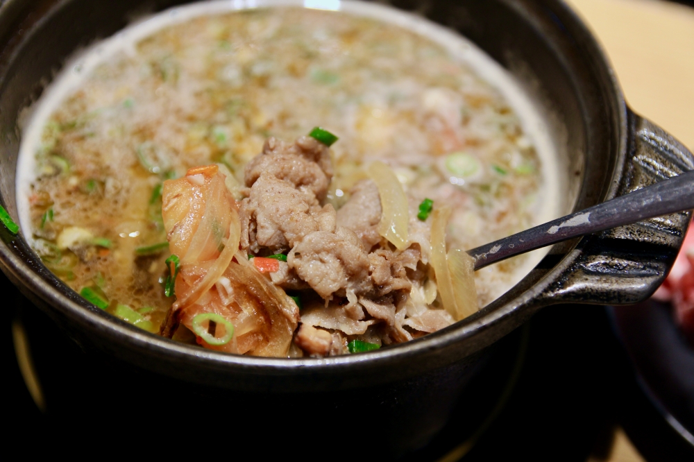 肉多多全台 全天候 平假日不限時! 輕量級套餐299 元起， 蔬食自助吧吃到飽，CP值超高！(西門店.淡水店例假日除外)