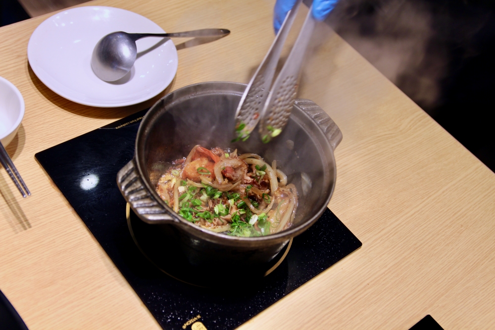 肉多多全台 全天候 平假日不限時! 輕量級套餐299 元起， 蔬食自助吧吃到飽，CP值超高！(西門店.淡水店例假日除外)