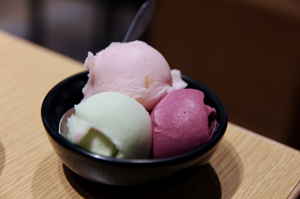 肉多多全台 全天候 平假日不限時! 輕量級套餐299 元起， 蔬食自助吧吃到飽，CP值超高！(西門店.淡水店例假日除外)