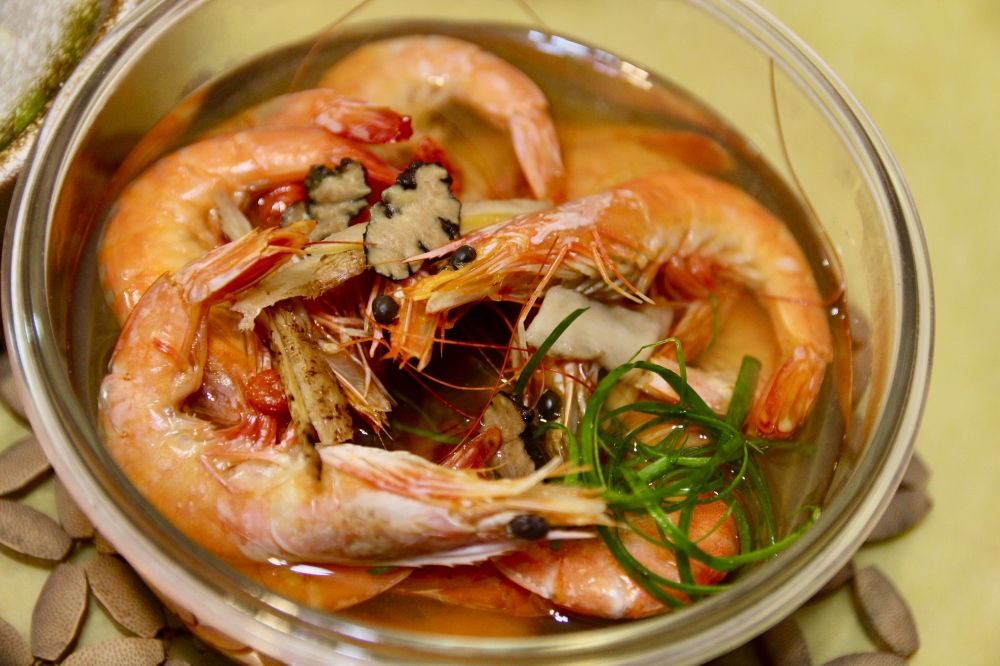 【i3Fresh愛上新鮮】吳秉承師傅聯名年菜【承福春禧小團圓】花膠蟲草干貝燉全雞、老滷醬燒豬肋排、紹興醉蝦好吃推薦