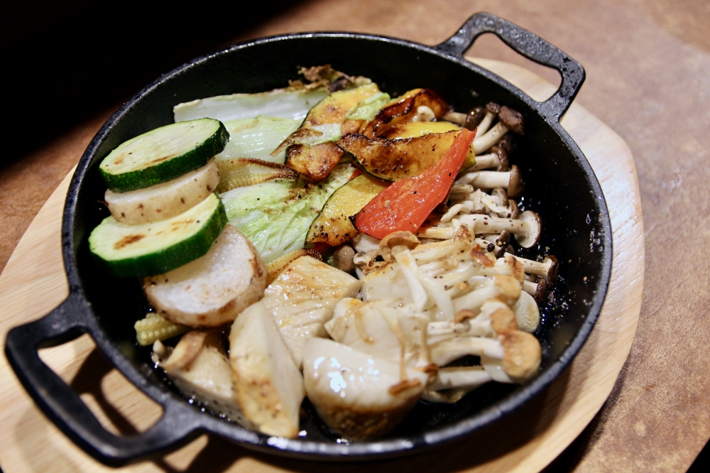 高雄旗津餐廳【來溫叨呷奔】每日新鮮魚貨 用心好吃推薦｜櫛瓜肉卷必點｜日式料理刺身專門