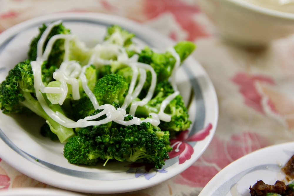 嘉義太保美食小吃推薦【幸福麵館】滷味必點！乾麵紅糟肉好好吃～宵夜隱藏版：手掌大的雞排！