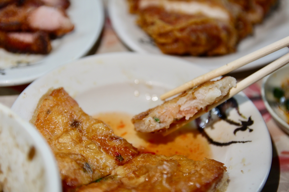 嘉義太保美食小吃推薦【幸福麵館】滷味必點！乾麵紅糟肉好好吃～宵夜隱藏版：手掌大的雞排！