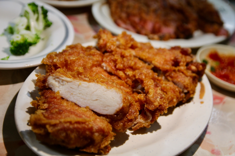 嘉義太保美食小吃推薦【幸福麵館】滷味必點！乾麵紅糟肉好好吃～宵夜隱藏版：手掌大的雞排！