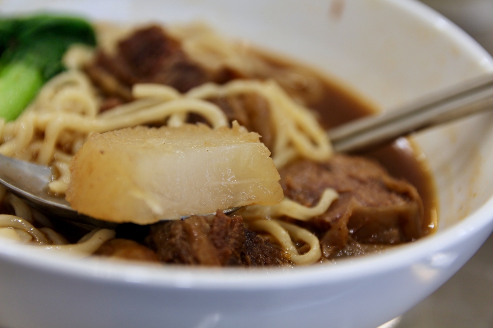 台南永康牛肉麵【有沒有牛肉麵-東橋店】嚴饌牛肉麵 好吃推薦 肉超大塊！