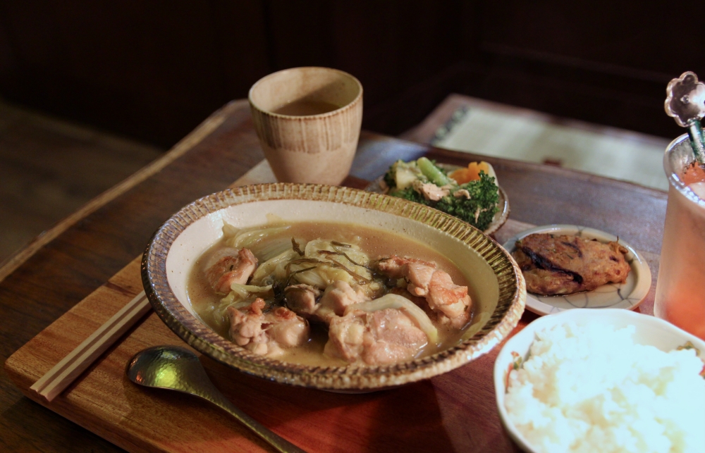 台南永康家庭料理【能 喫茶餐廳】樸實無華的美味|無低消|營業至23:00 服務業下班吃飯的好所在 台南永康家庭料理【能 喫茶餐廳】樸實無華的美味|無低消|營業至23:00 服務業下班吃飯的好所在