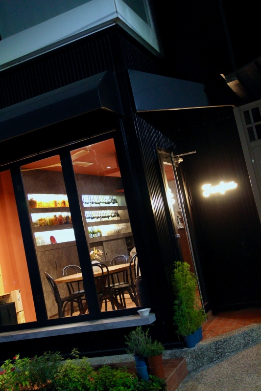 FOUFOU餐酒館】台南約會推薦餐廳 愛喝酒的好去處 食物用心好吃 紅白酒餐搭