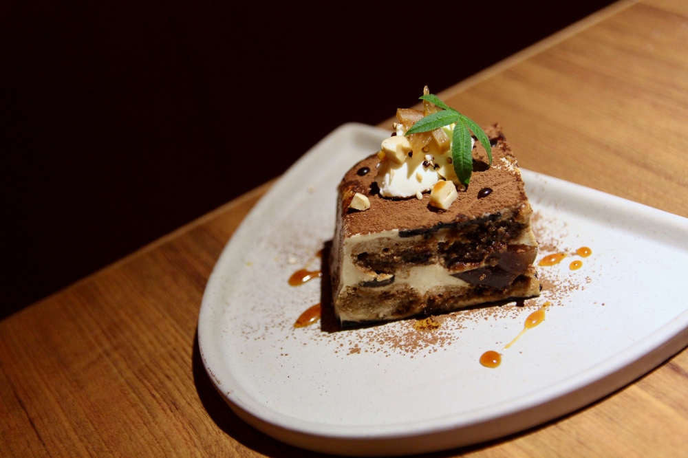 FOUFOU餐酒館】台南約會推薦餐廳 愛喝酒的好去處 食物用心好吃 紅白酒餐搭