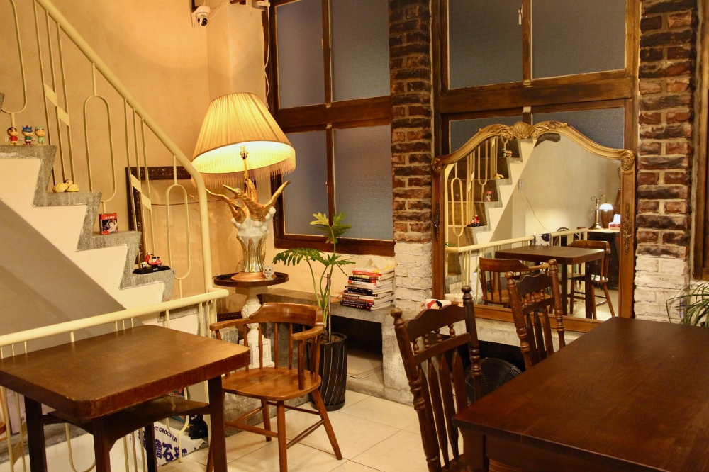 捲捲毛食堂2.0搬遷後華麗回歸｜食物依舊好吃｜台南深夜食堂、甜點