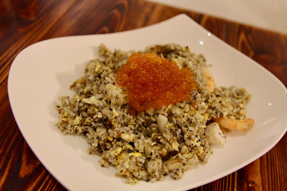 捲捲毛食堂2.0搬遷後華麗回歸｜食物依舊好吃｜台南深夜食堂、甜點