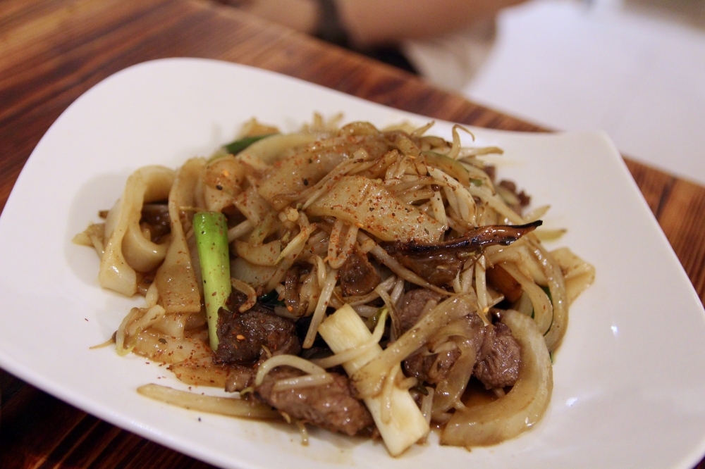 捲捲毛食堂2.0搬遷後華麗回歸｜食物依舊好吃｜台南深夜食堂、甜點