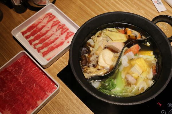 [台南]中西區 日本連鎖涮涮鍋來啦!!! 肉真的好好吃!!!温野菜-台南大遠百公園店