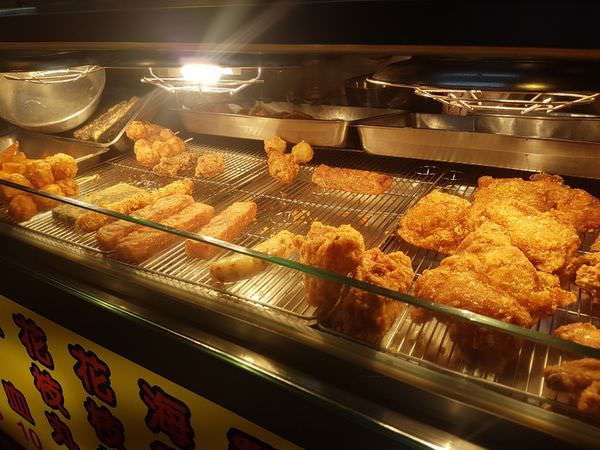 [台南]東區 平價炸雞｜雞肉吃起來好嫩&啾西｜愛要及時吃要趁早　關帝廳炸雞